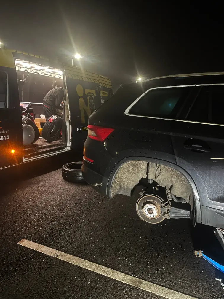 Mr-Tyreman-UK_Tyres-Fitted-At-Work